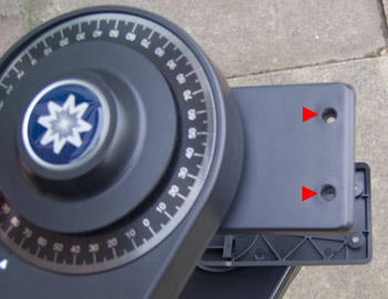 Mounting screws on the side of the ETX125